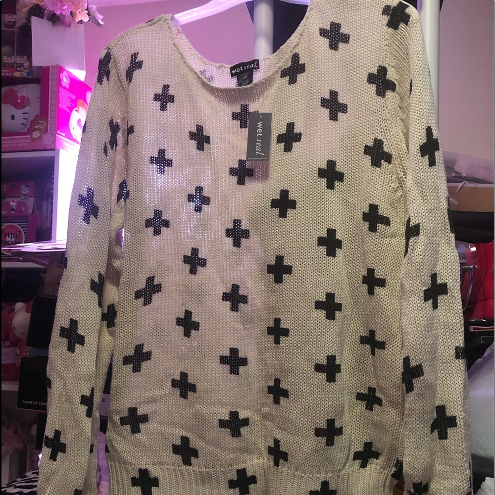 Brand new sweater. Super cute!